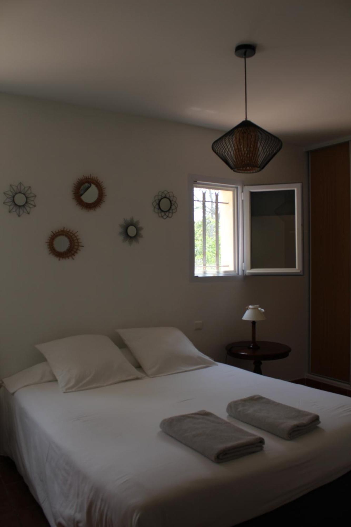 Bastide Saint Bernard Bed & Breakfast Le Thoronet Bagian luar foto