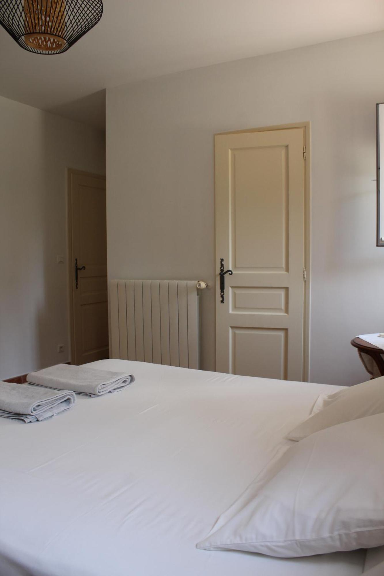 Bastide Saint Bernard Bed & Breakfast Le Thoronet Bagian luar foto