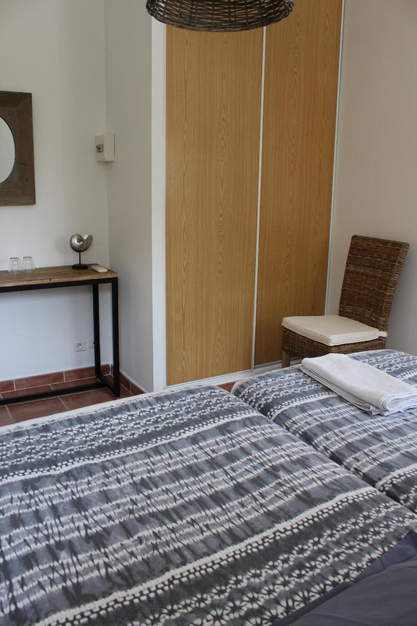 Bastide Saint Bernard Bed & Breakfast Le Thoronet Bagian luar foto