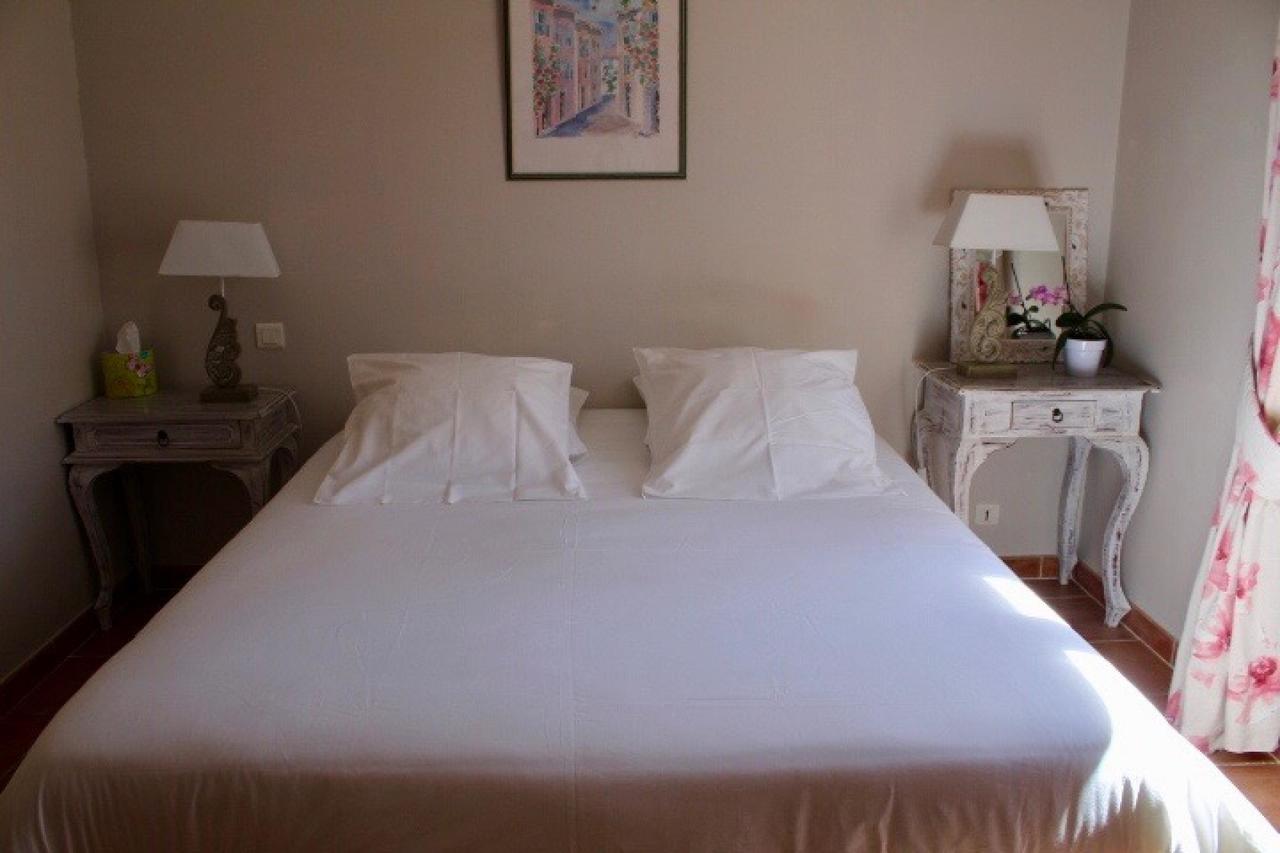 Bastide Saint Bernard Bed & Breakfast Le Thoronet Bagian luar foto